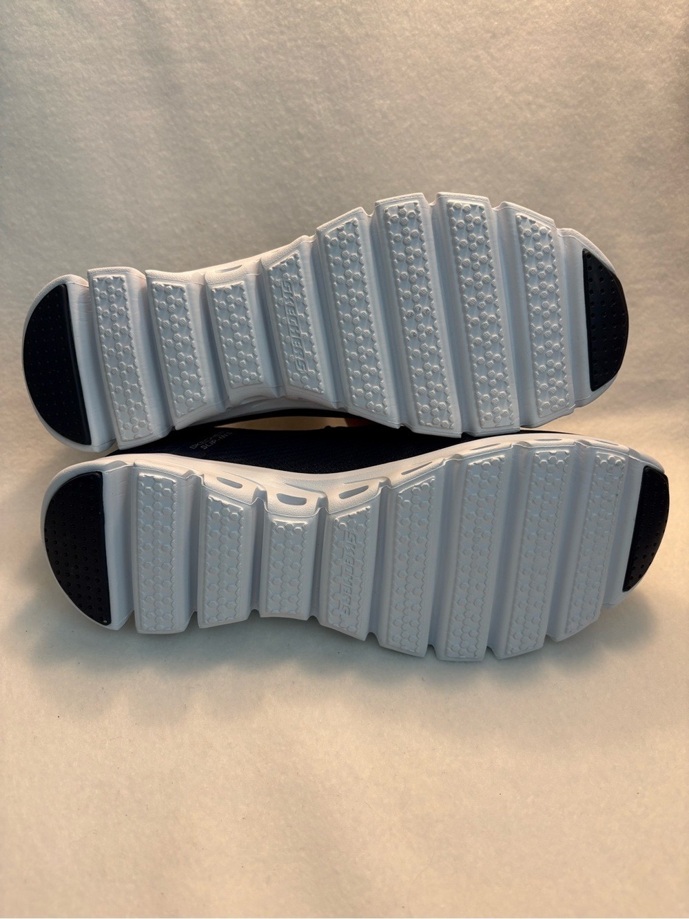 Sketchers Pursuit Glide Step Shoe NWT - Picture 3 of 5